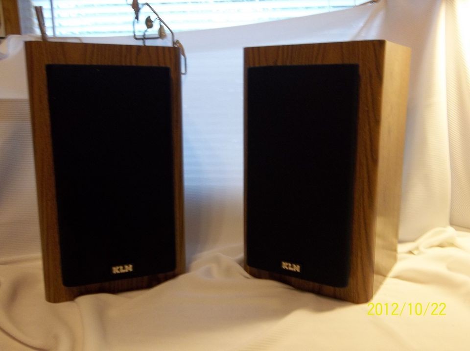 KLH Bookshelf speakers Model AV 2000