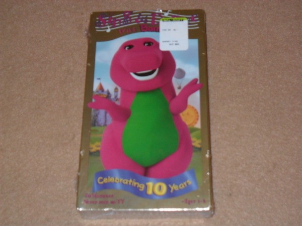 NEW Sing & Dance with Barney VHS Video Celebrating 10 years OVER 26 