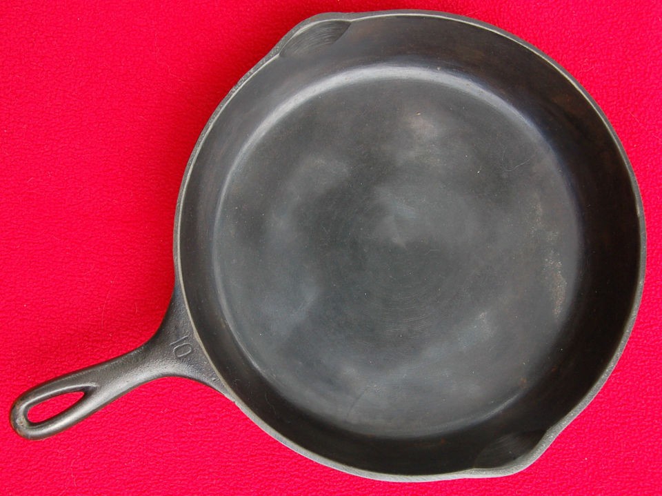 Wagner 10 Cast Iron FRYING PAN / Skillet 1060E