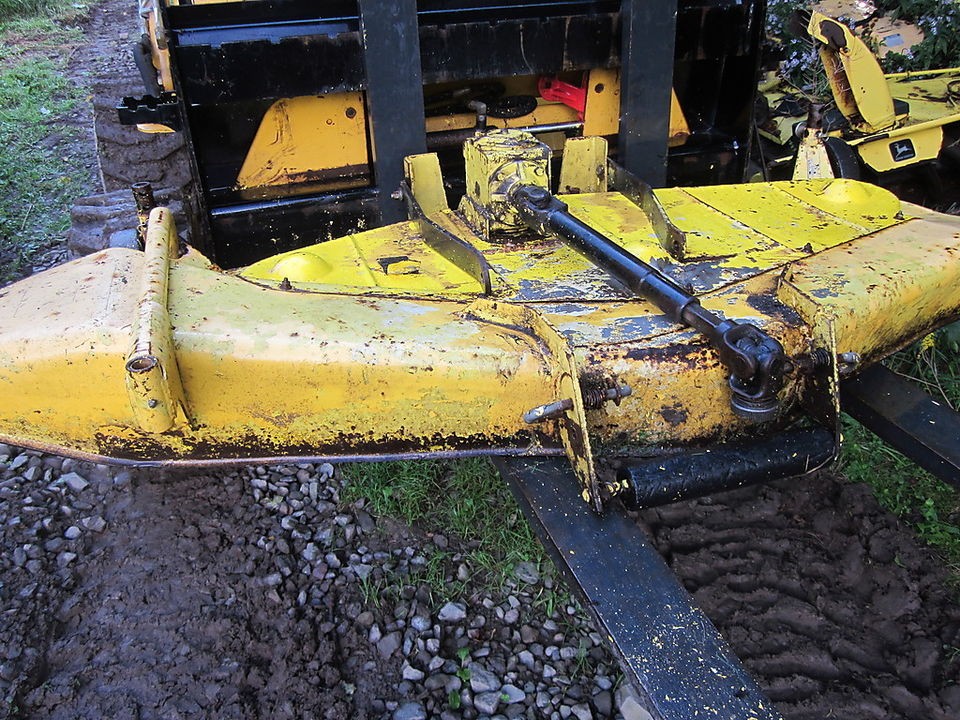 JOHN DEERE 400 L&G TRACTOR 60 MOWER DECK + GEARBOX & DRIVESHAFT (GOOD 