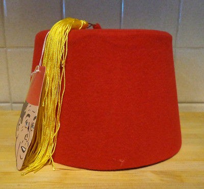 NOVELTY ACCOUTREMENTS RED FEZ SHRINER MASON RETRO KITSCHY GOOFY 