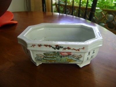 VERY FINE ANTIQUE CHINESE PORCELAIN PLANTER SIGNED WITH SEAL MARK