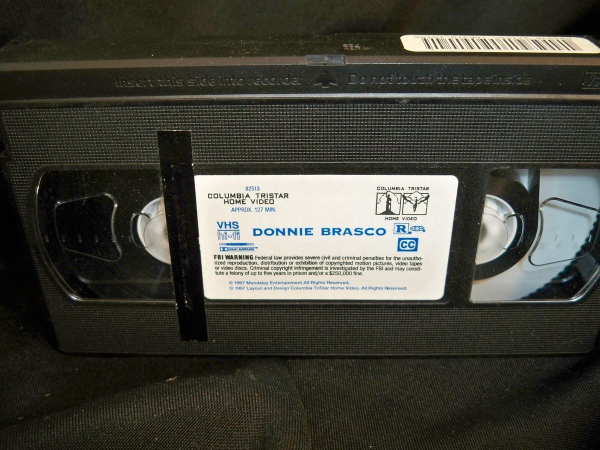 Donnie Brasco Columbia Tristar Home Video 127 Minutes VHS Tape.
