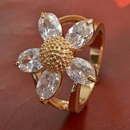 Amazing 9K Yellow Gold Filled CZ Flower Ring Size 6 5 B330