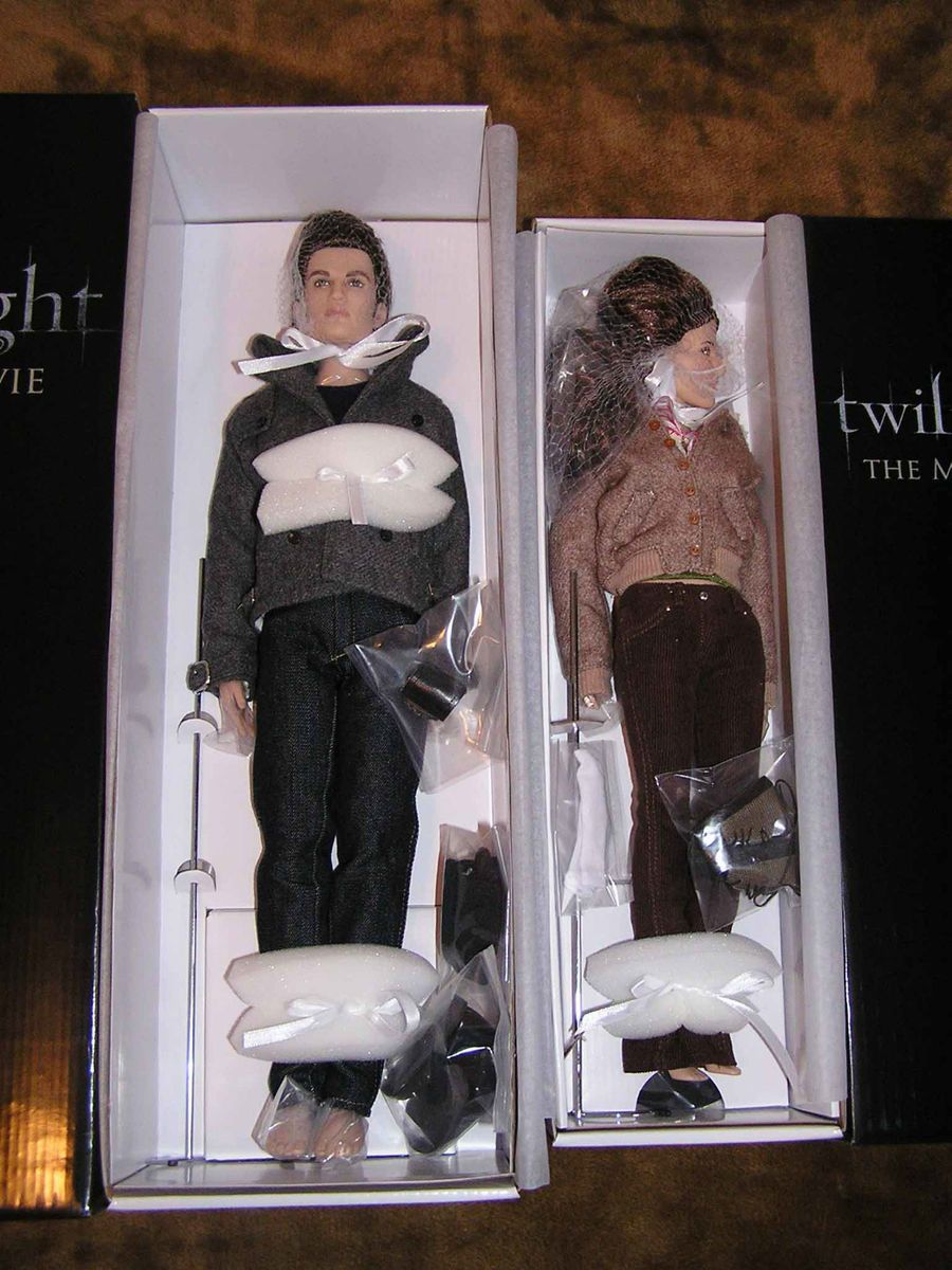 New Twilight Character Dolls Bella Edward Tonner Dolls Stephenie Meyer