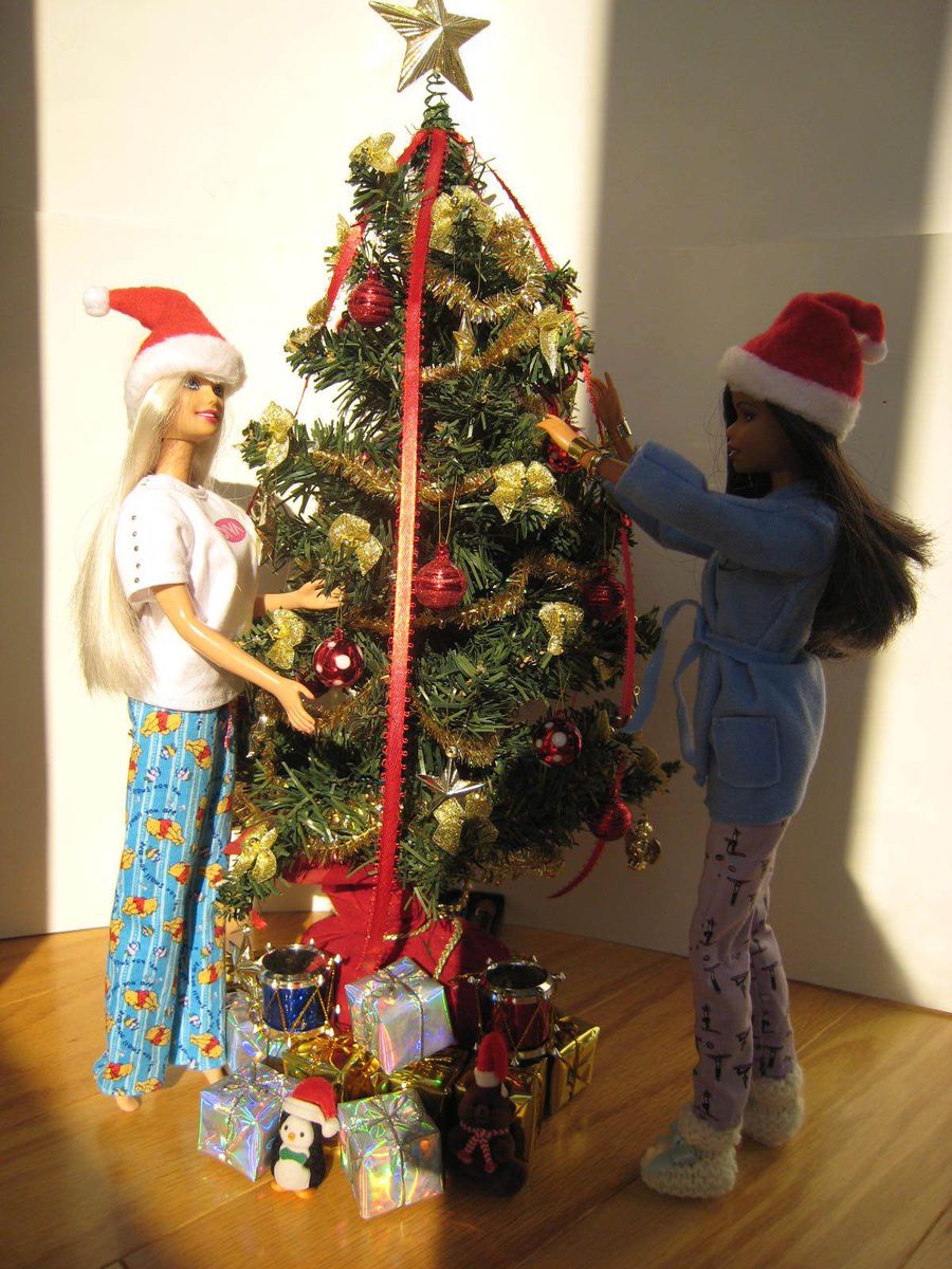 Barbie Silkstone Fashion Royalty Christmas Tree