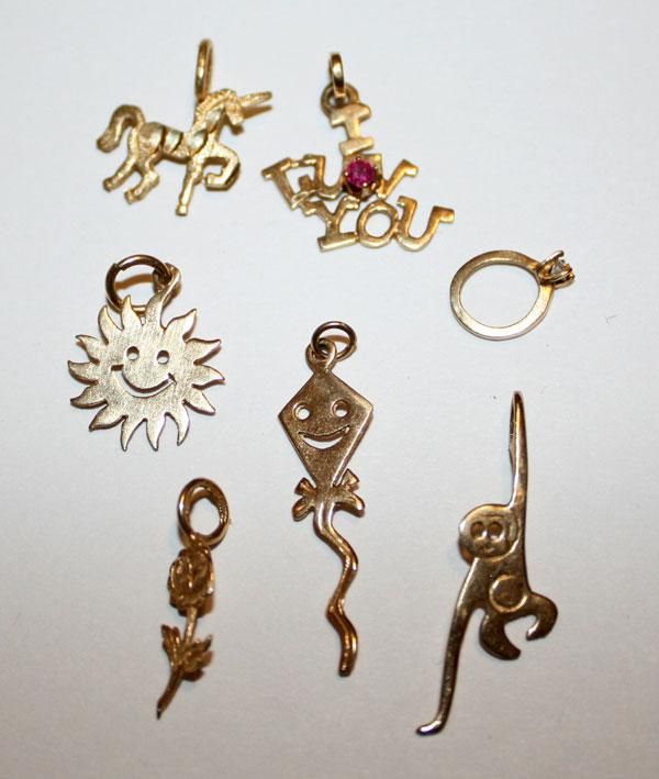 979 grams 14k Yellow Gold Stamped Charm Charms 7 Pcs Ring Sun Rose