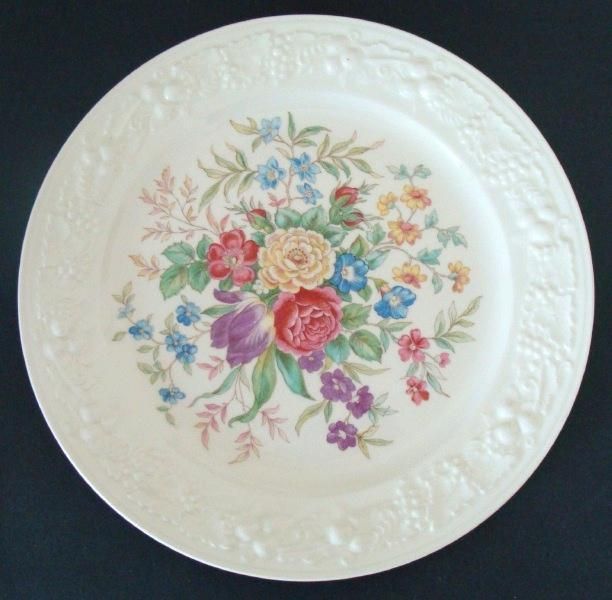  Lunch Plates ~Homer Laughlin China~ EGGSHELL THEME with Floral Center