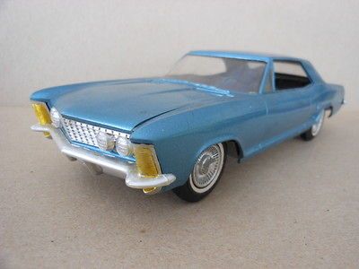 JO HAN / AMT / MPC 1/25 MODEL CAR   BUILT   1965 BUICK RIVIERA